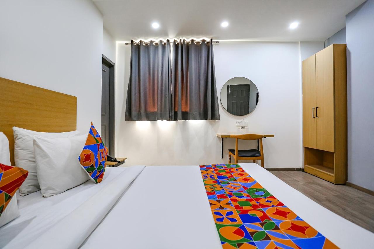Fabhotel Vat - Meera Bagh Delhi  Bagian luar foto