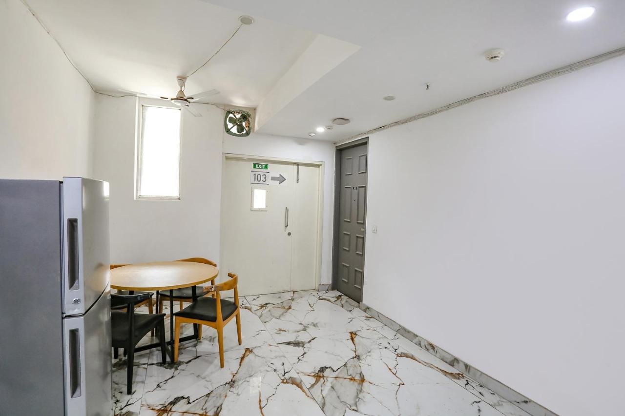 Fabhotel Vat - Meera Bagh Delhi  Bagian luar foto