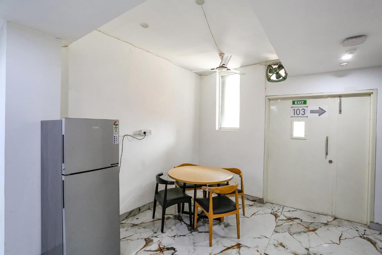Fabhotel Vat - Meera Bagh Delhi  Bagian luar foto